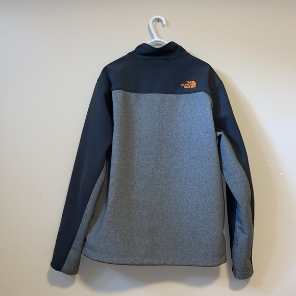 The North Face Grey Lightweight Jacket - Men’s Size Large - Picture 3 of 9